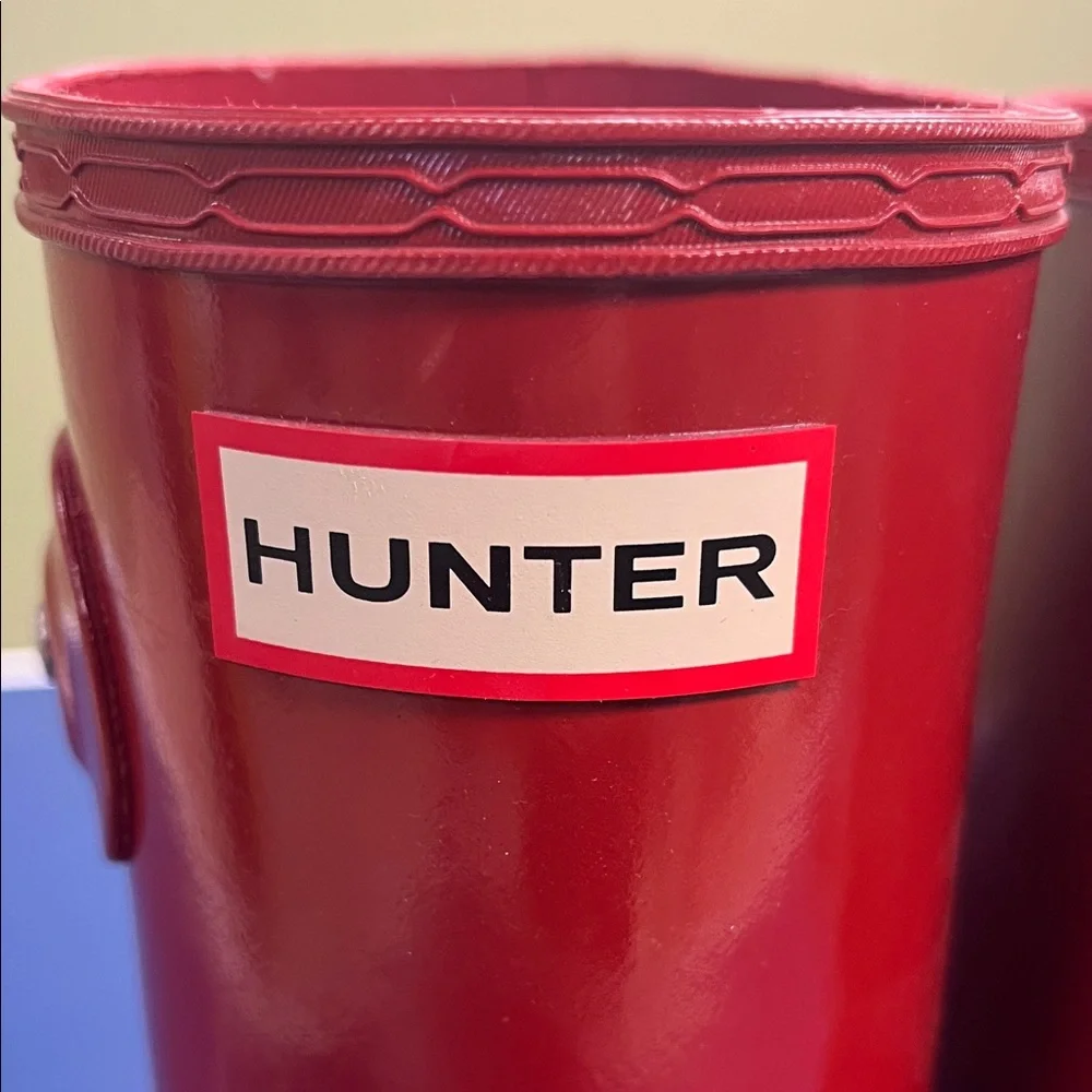 Hunter Glossy Cherry Boots - Picture 2 of 5